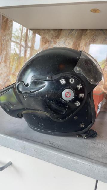 Boxer helm. beschikbaar voor biedingen