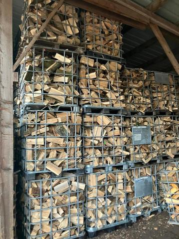 Gemengd gekloofd haardhout van eik, beuk, es DROOG beschikbaar voor biedingen