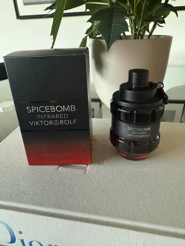 Viktor&Rolf Spicebomb 3 varianten - Nieuw!, Sieraden, Tassen en Uiterlijk, Uiterlijk | Parfum, Nieuw, Verzenden