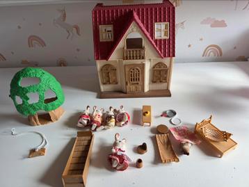 Sylvanian families starters huis + boomhut  beschikbaar voor biedingen