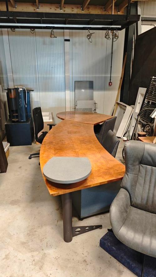 Uniek gebogen bureau – stevig en stijlvol, Huis en Inrichting, Bureaus, Gebruikt, Ophalen of Verzenden