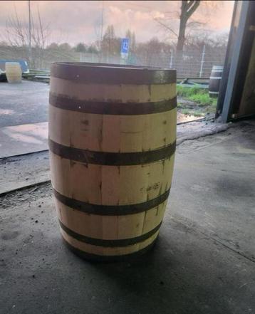 Mooi whiskeyvat / regenton beschikbaar voor biedingen