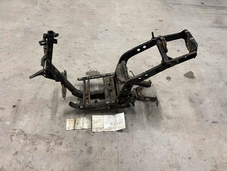 Typhoon 125cc 2t duitse frame met papieren, Motoren, Tuning en Styling, Ophalen of Verzenden