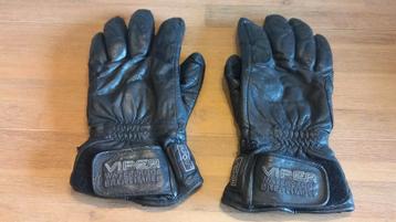 Motorhandschoenen maat M beschikbaar voor biedingen
