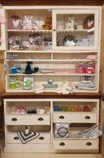 Landelijke Winkelkast met Lades. Grote, degelijke kast., Ophalen