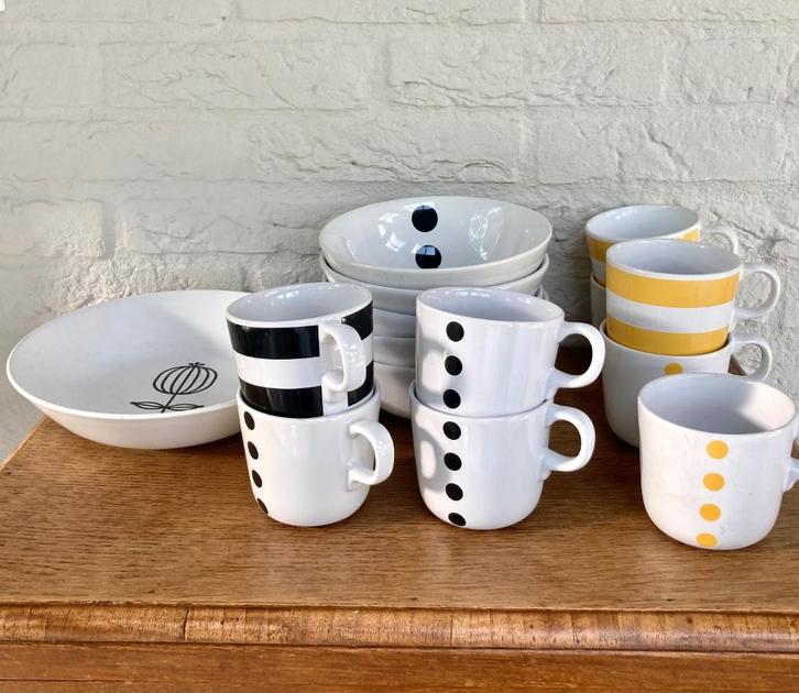 Ikea: vintage Ungdom servies + 3 lichthouders + golfvaasjes, Huis en Inrichting, Keuken | Servies, Gebruikt, Kom(men), Overige stijlen