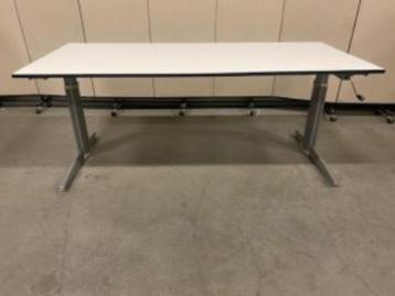 Bureau met slinger en kabelgoot 180x80xH62-84 cm, 190stuks - afbeelding 4