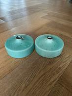2 decoratie vaasjes van Riverdale turquoise, Overige kleuren, Ophalen of Verzenden, Minder dan 50 cm, Glas