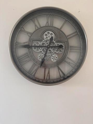 Industriële wandklok – Kensington beschikbaar voor biedingen