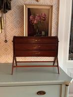 Vintage deens naaikastje nachtkastje, Ophalen of Verzenden, Zo goed als nieuw, Rechthoekig, Minder dan 55 cm