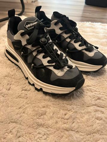 Dsquared 2 orginele sneaker, maat 41  beschikbaar voor biedingen