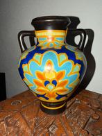 Plateel vaas met met twee oren en bloemmotief, Antiek en Kunst, Antiek | Vazen, Ophalen of Verzenden