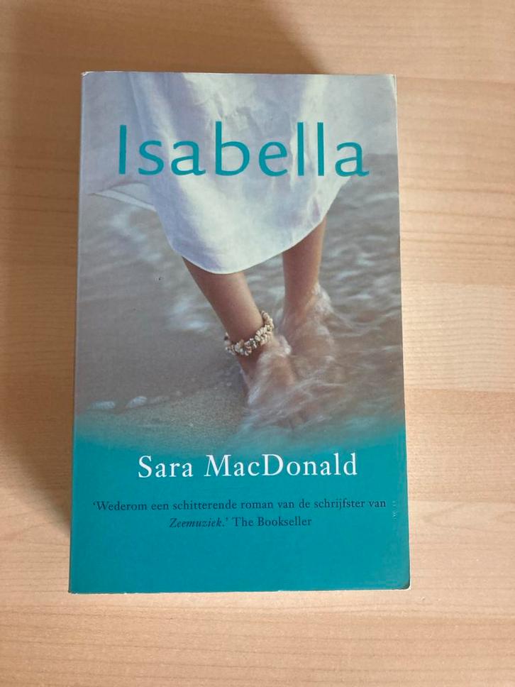 Isabella - Sara MacDonald, Boeken, Romans, Zo goed als nieuw, Nederland, Ophalen of Verzenden