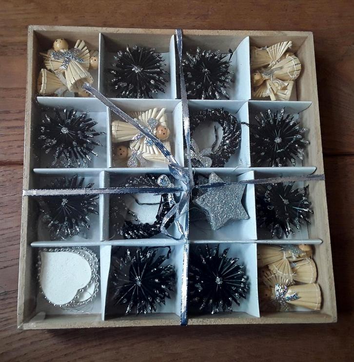 Vintage houten doos - engelen stro - sterren - harten - zwa, Diversen, Kerst, Nieuw, Ophalen of Verzenden