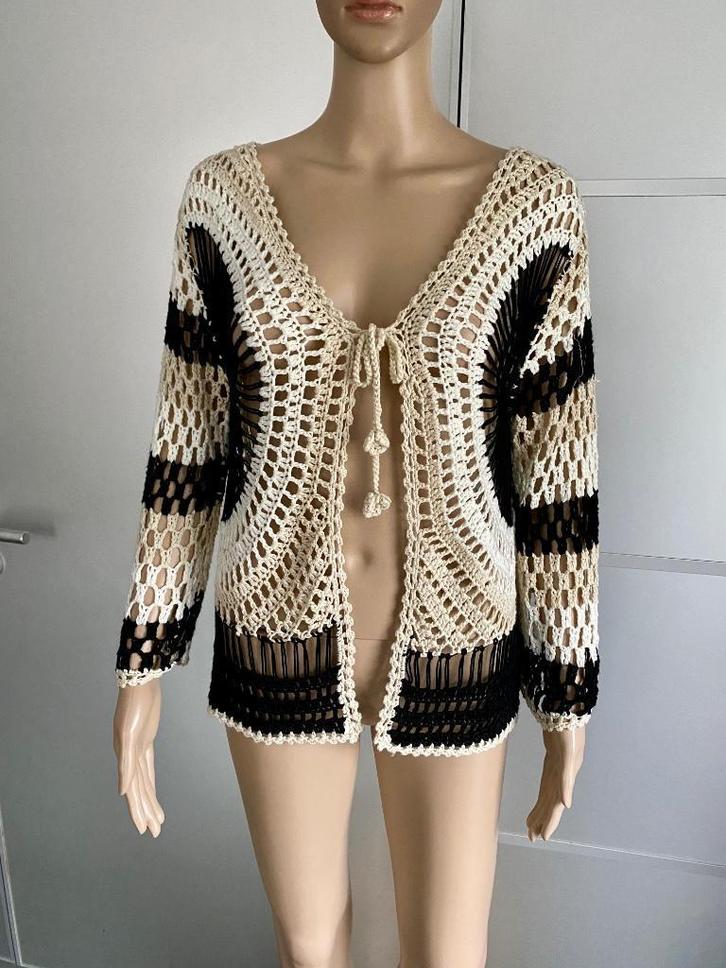 J285 gehaakt vest maat 42=L vestje wit zwart, Kleding | Dames, Truien en Vesten, Zo goed als nieuw, Maat 42/44 (L), Wit, Ophalen of Verzenden