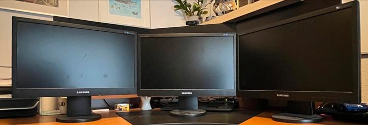 3x Samsung SyncMaster 2243 - Full HD Monitoren, Computers en Software, Monitoren, Gebruikt, 60 Hz of minder, DVI, LED, Full HD