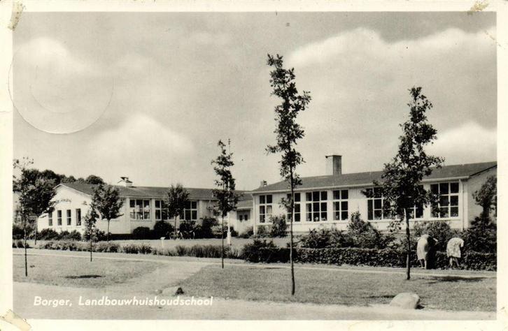Borger, Landbouwhuishoudschool - 1960 gelopen, Verzamelen, Ansichtkaarten | Nederland, Ongelopen, Noord-Brabant, Voor 1920, Ophalen of Verzenden