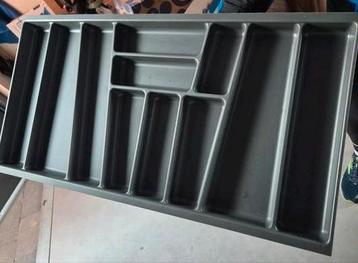 Kvik bestekbak nieuw 100 x 50 cm beschikbaar voor biedingen
