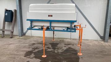 Watertank, watervat beschikbaar voor biedingen