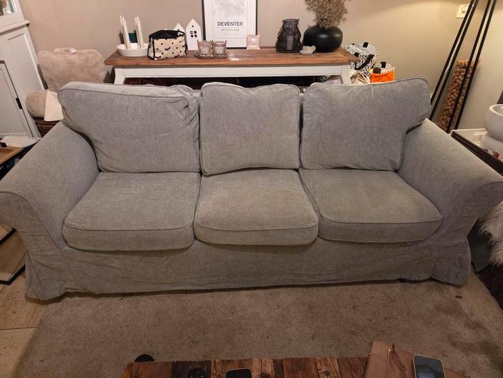Gratis af te halen Ektorp bank, Huis en Inrichting, Banken | Sofa's en Chaises Longues, Zo goed als nieuw, 200 tot 250 cm, 75 tot 100 cm