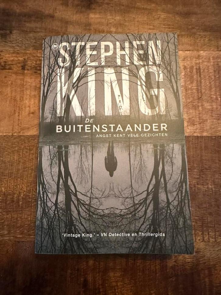 NIEUW - Stephen King - De buitenstaander - NIEUW, Boeken, Thrillers, Nieuw, Nederland, Ophalen