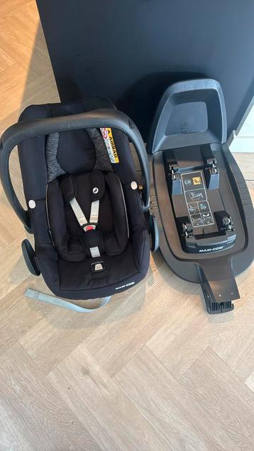 Maxicosi familyfix inclusief base isofix beschikbaar voor biedingen