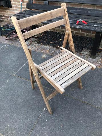 Houten Klapstoel beschikbaar voor biedingen