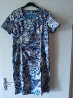 Feestelijk gebloemde jurk College Classic mt42, Kleding | Dames, Jurken, Blauw, Maat 42/44 (L), College Classic, Ophalen of Verzenden