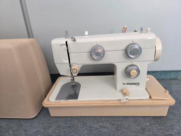 Vendomatic Naaimachine - Vintage Model beschikbaar voor biedingen