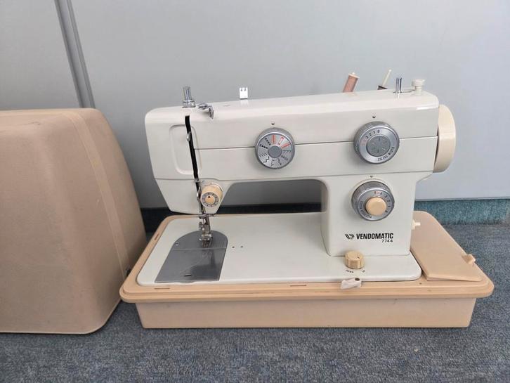 Vendomatic Naaimachine - Vintage Model, Hobby en Vrije tijd, Naaimachines en Toebehoren, Gebruikt, Naaimachine, Overige merken