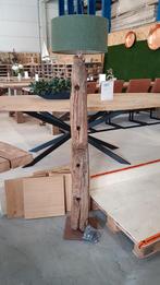 Unieke Vloerlamp van Verweerd Eikenhout, Huis en Inrichting, Lampen | Vloerlampen, Gebruikt, 100 tot 150 cm, Rustiek, Ophalen of Verzenden