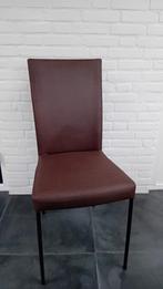 Te koop 4 eet kamer stoelen in pra, Huis en Inrichting, Ophalen of Verzenden, Zo goed als nieuw