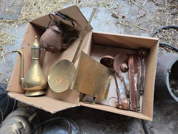 Koperen theepotten, kandelaren keukengereedschap e.d. beschikbaar voor biedingen