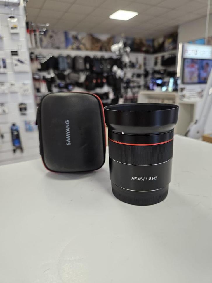 Samyang AF 45mm f/1.8 FE (Heerenveen), Audio, Tv en Foto, Fotografie | Lenzen en Objectieven, Zo goed als nieuw, Ophalen of Verzenden