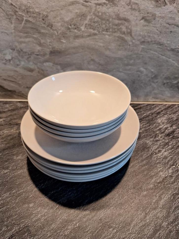 Borden - Ikea, Huis en Inrichting, Keuken | Servies, Gebruikt, Bord(en), Effen, Aardewerk, Ophalen