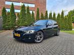 BMW 3-Serie 318i 136pk Aut 2020 Zwart M-Sport Led Navi Cam, Auto's, Automaat, 1465 kg, Zwart, USB