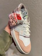 New balance 550 Valentine ,s day maat 41,5. Deadstock, Nieuw, Ophalen of Verzenden, New balance, Wit