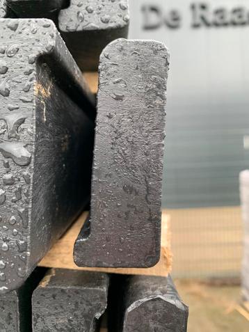 Nieuw! Kunststof Funderingsbalken 300cm voor maar 12,10! beschikbaar voor biedingen