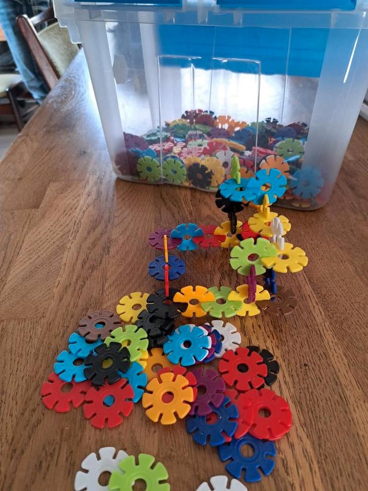 Clicks - contructie schijven - bouwstenen in opbergdoos, Kinderen en Baby's, Speelgoed | Bouwstenen, Zo goed als nieuw, Overige merken