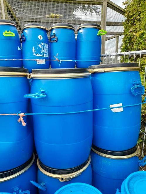 Te koop,meerdere 10 en 60 en 70 ltr tonnen vaten 600 ltr ibc, Tuin en Terras, Regentonnen, Zo goed als nieuw, Kunststof, 150 liter of meer