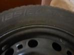 Winterbanden op velg 185/60-15, Ophalen, Zo goed als nieuw