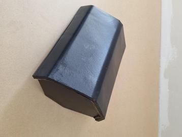 HV beginvorst type K Monier zwart vol donker engobe beschikbaar voor biedingen