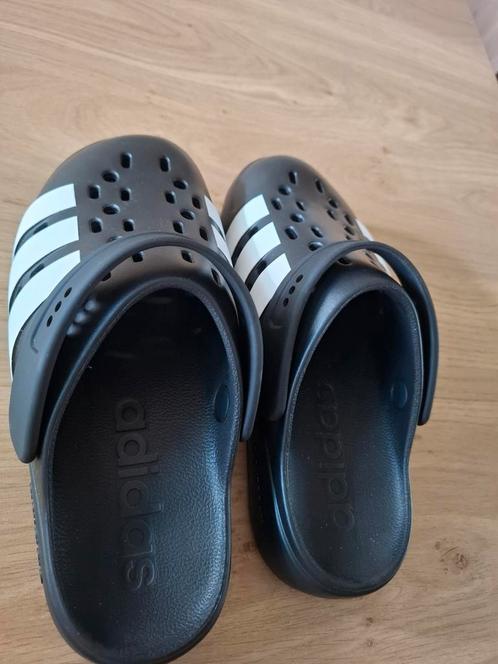 adidas badslippers NIEUW!!, Kleding | Dames, Schoenen, Nieuw, Slippers, Zwart, Ophalen of Verzenden
