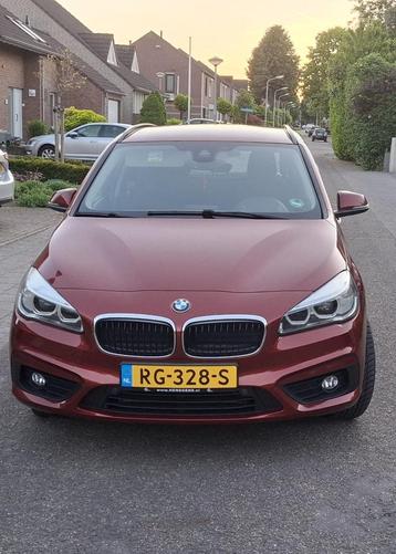BMW 2-Serie Active Tourer 218i 136pk Aut 2016 Rood beschikbaar voor biedingen