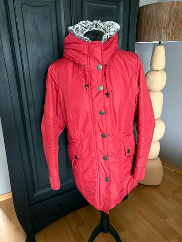 Creenstone mooie sportieve rode warme winterjas mt 40 ZGAN beschikbaar voor biedingen