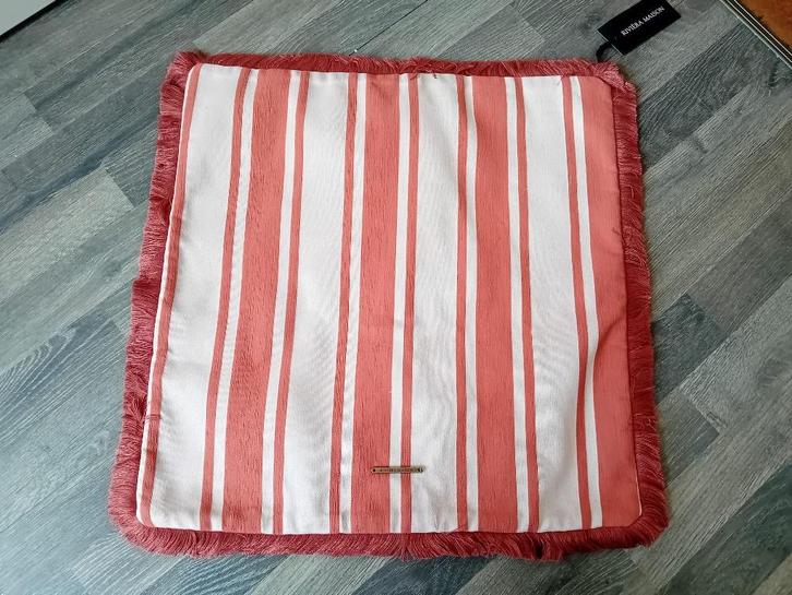 Riviera Maison Norcia Cover (50x50) €10 per stuk, Huis en Inrichting, Woonaccessoires | Kussens, Nieuw, Rood, Vierkant, Ophalen of Verzenden