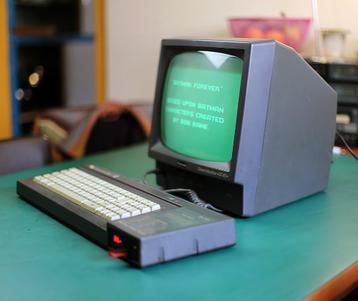 Schneider CPC6128 Amstrad 1985 beschikbaar voor biedingen