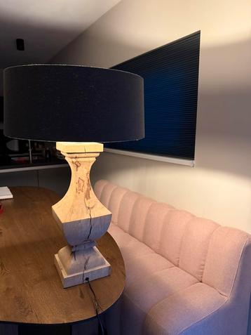 Prachtige Robuuste Houten Tafellamp – Sfeervol & Uniek! beschikbaar voor biedingen