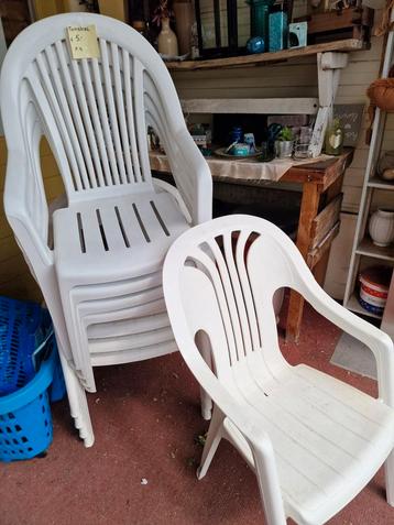 Tuinstoelen beschikbaar voor biedingen