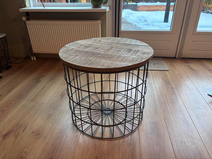 Industriële salontafel van mangohout, Huis en Inrichting, Tafels | Bijzettafels, Gebruikt, Rond, 45 tot 60 cm, 55 tot 75 cm, Hout